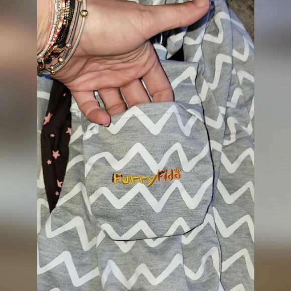 NWOT Furry Fido Chevron Grey Adjustable Pocket Pet Sling Papoose Carrier - Picture 9 of 11